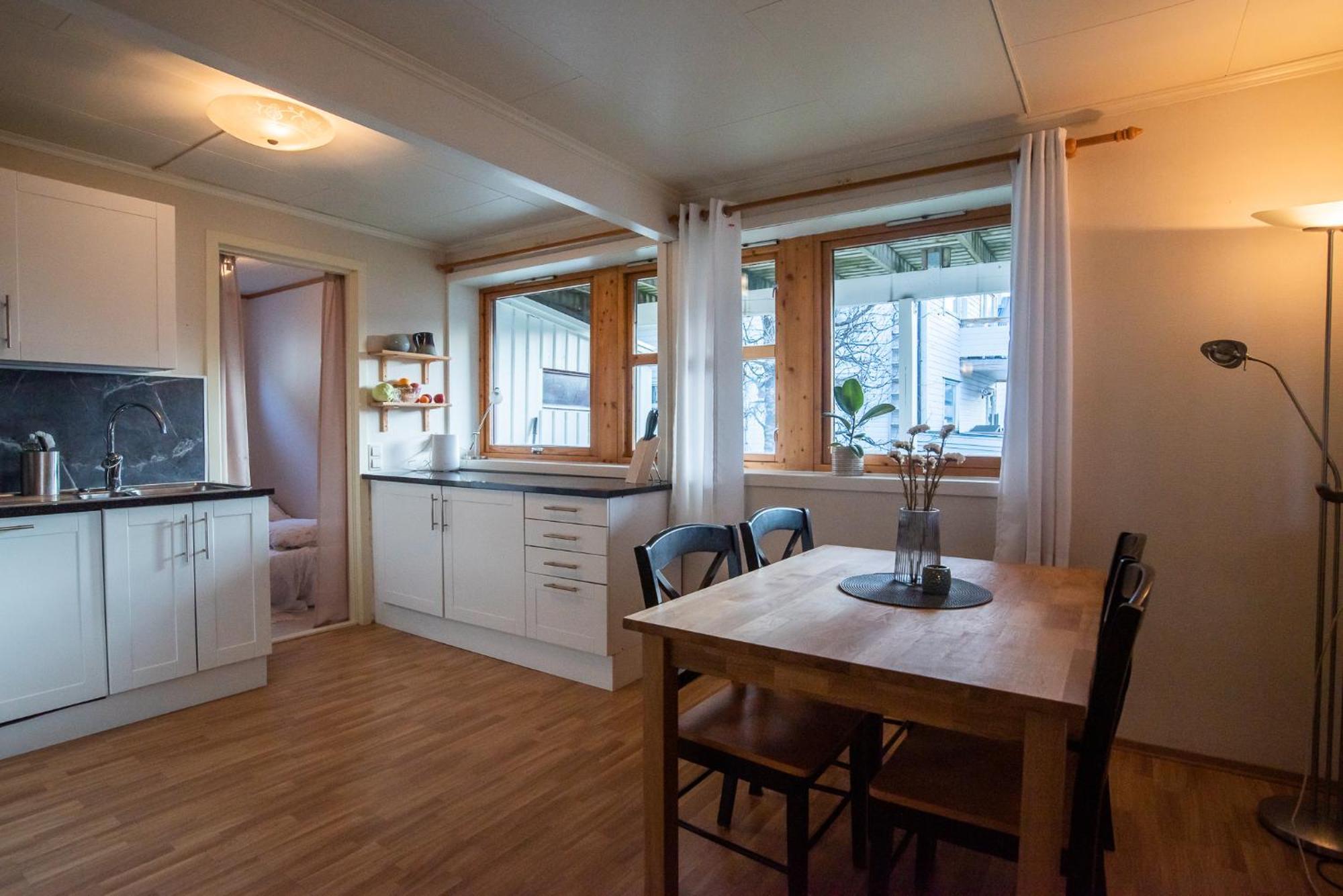 Cozy And Central Among Locals Tromsø Zewnętrze zdjęcie